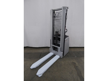 معدات تكديس STILL