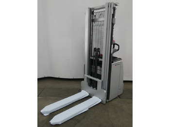 معدات تكديس STILL