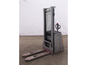 معدات تكديس STILL