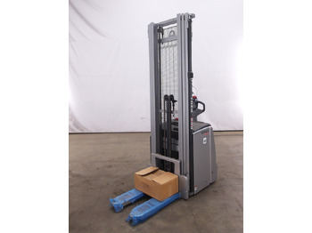 معدات تكديس STILL