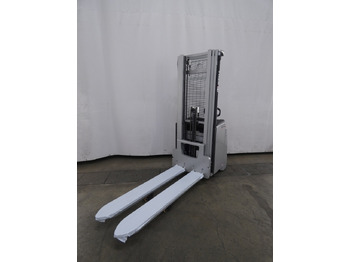 معدات تكديس STILL