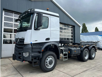 شاحنة جرار MERCEDES-BENZ Arocs