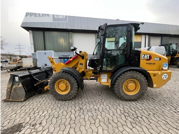 اللودر بعجل CATERPILLAR 906