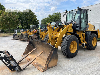 اللودر بعجل CATERPILLAR 910