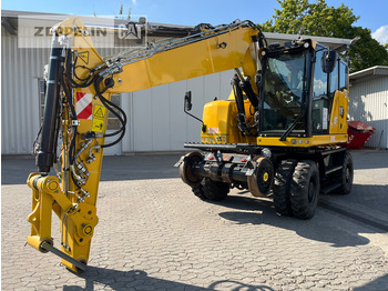حفارة CATERPILLAR M323F