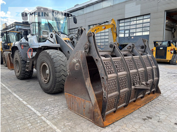 اللودر بعجل VOLVO L110H