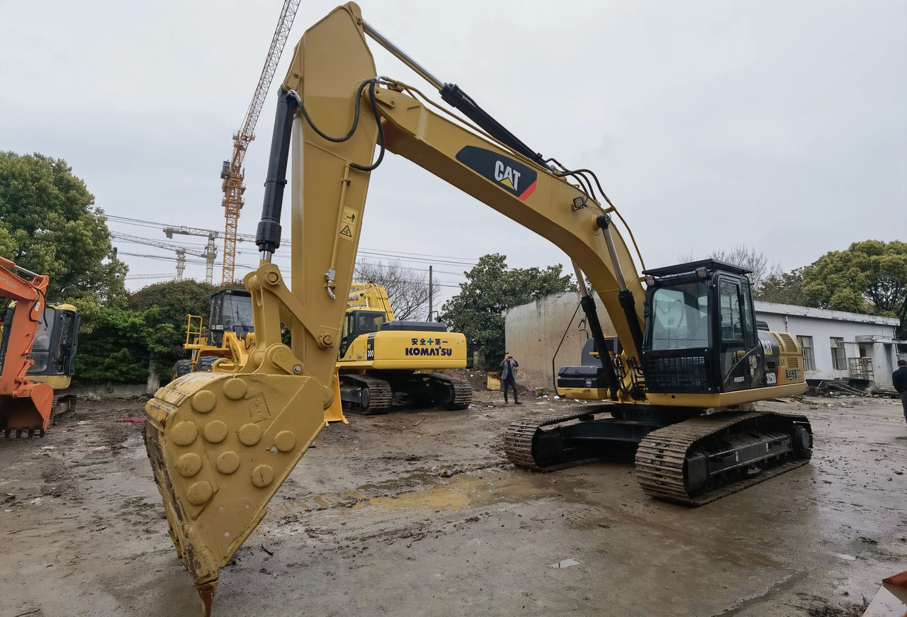 حفارات زحافة used cat325d excavators caterpillar 325D excavator machine 325D 330D second hand excavators: صور 3