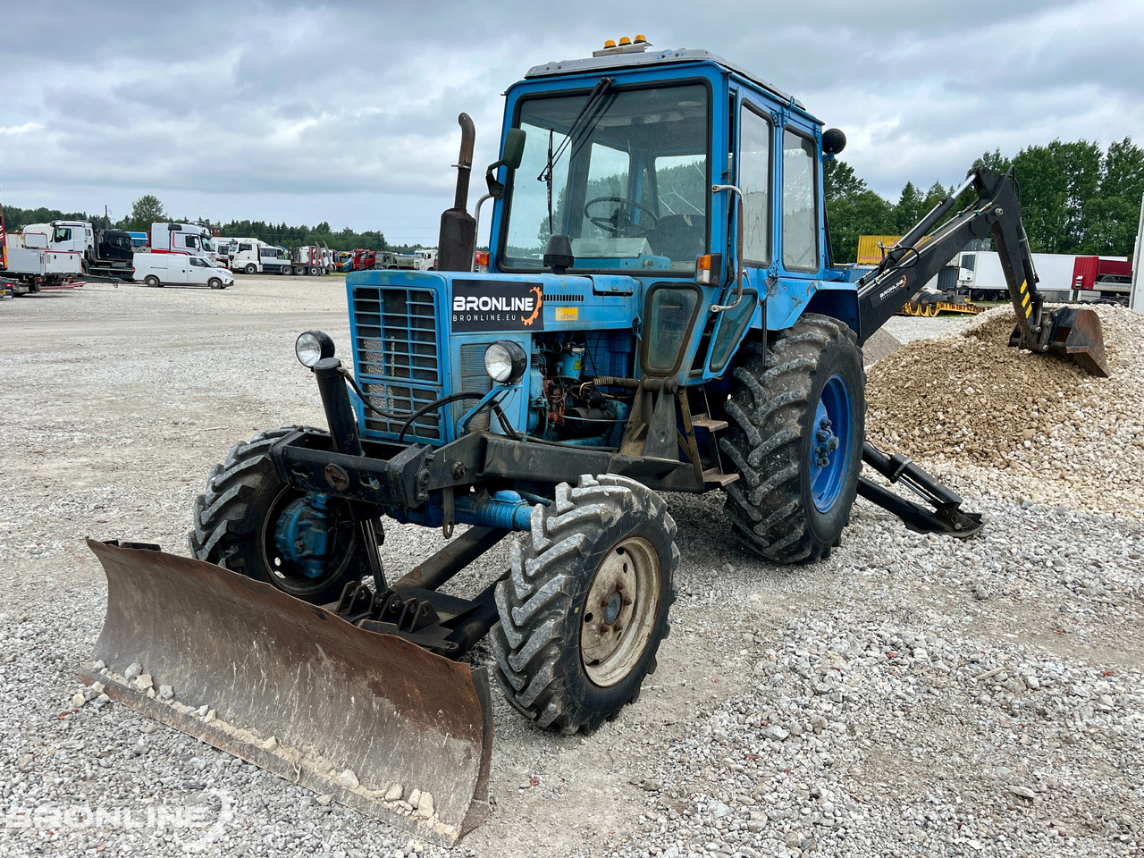 1992 MTZ 82 Traktor-ekskavaator - حفار متعدد الاستخدام: صور 1 1992 MTZ 82 Traktor-ekskavaator - حفار متعدد الاستخدام: صور 1