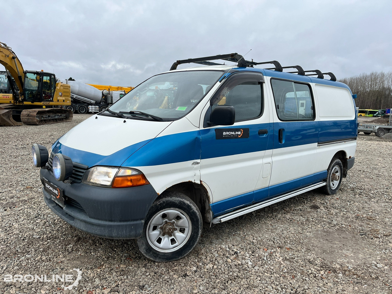 2005 Toyota HIACE 4WD D4D 2.5d 75kW - سيارة: صور 1 2005 Toyota HIACE 4WD D4D 2.5d 75kW - سيارة: صور 1