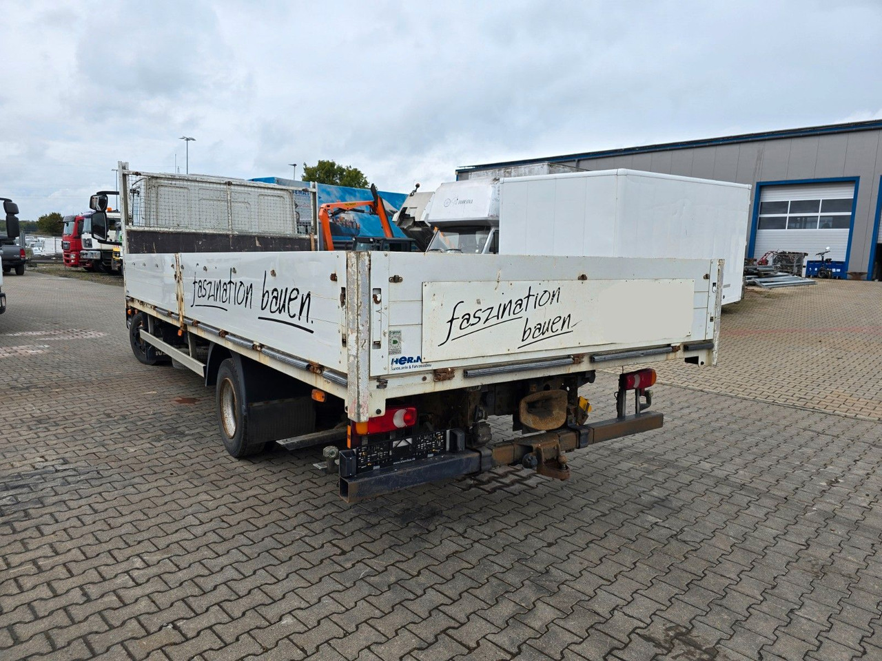Iveco ML80E22/P Pritsche lang 6m Eurocargo - شاحنات مسطحة: صور 5 Iveco ML80E22/P Pritsche lang 6m Eurocargo - شاحنات مسطحة: صور 5