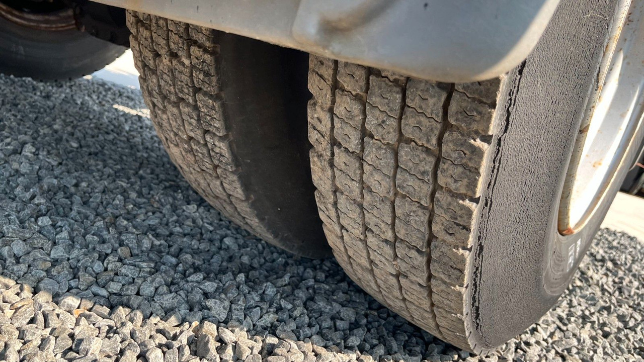 شاحنة ذات الخطاف Mercedes-Benz 1318 1218 Abrollkipper Mercedes-Benz 1318 1218 Abrollkipper: صور 11