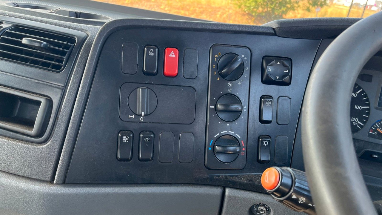 شاحنة ذات الخطاف Mercedes-Benz 1318 1218 Abrollkipper Mercedes-Benz 1318 1218 Abrollkipper: صور 8