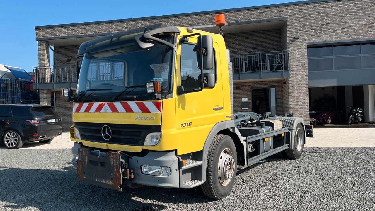 Mercedes-Benz 1318 1218 Abrollkipper Mercedes-Benz 1318 1218 Abrollkipper - شاحنة ذات الخطاف: صور 2 Mercedes-Benz 1318 1218 Abrollkipper Mercedes-Benz 1318 1218 Abrollkipper - شاحنة ذات الخطاف: صور 2