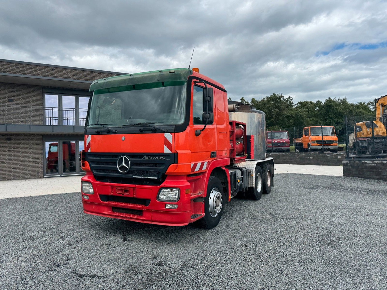 Mercedes-Benz Actros 2641 LS 6x4 Asphaltkocher 6x4 - شاحنة: صور 3 Mercedes-Benz Actros 2641 LS 6x4 Asphaltkocher 6x4 - شاحنة: صور 3