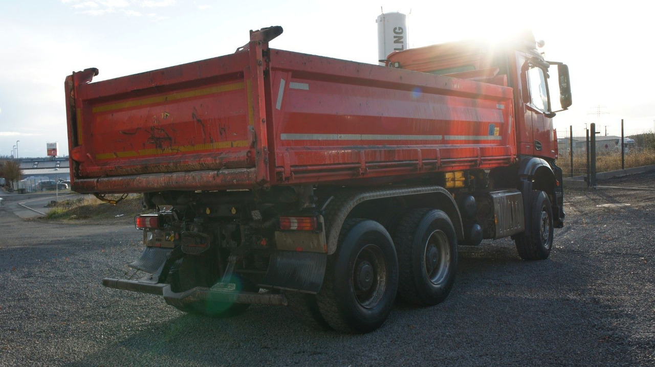 Mercedes-Benz Arocs 2653 Dreiseitenkipper Meiller Bordmatik - قلابات: صور 4 Mercedes-Benz Arocs 2653 Dreiseitenkipper Meiller Bordmatik - قلابات: صور 4