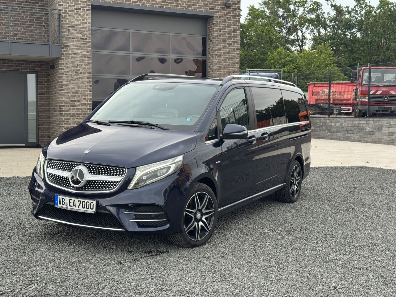 Mercedes-Benz V 250 AMG Avantg.Edition 4M Lang Distronic Stand - ميكروباص: صور 2 Mercedes-Benz V 250 AMG Avantg.Edition 4M Lang Distronic Stand - ميكروباص: صور 2