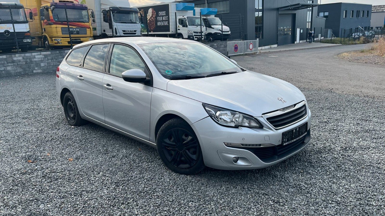 Peugeot 308 SW Active - سيارة ستيشن: صور 3 Peugeot 308 SW Active - سيارة ستيشن: صور 3