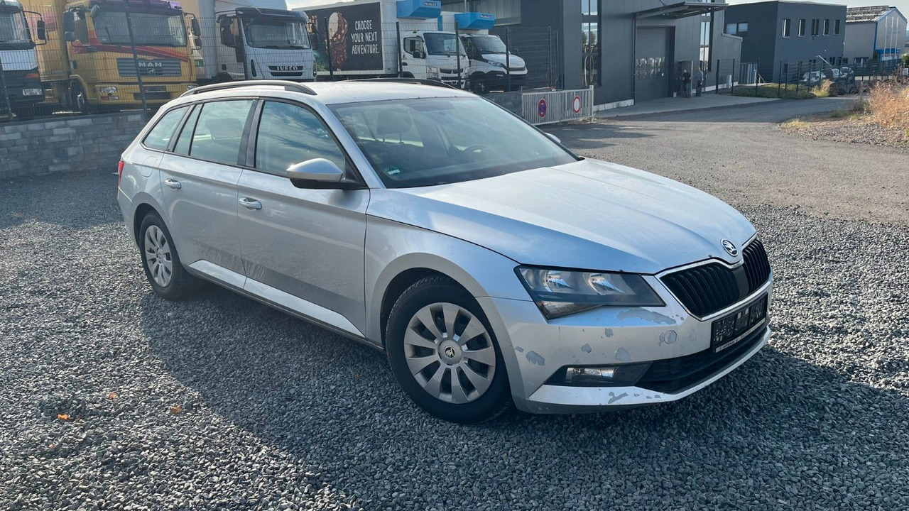 Skoda Superb Combi Active - سيارة ستيشن: صور 3 Skoda Superb Combi Active - سيارة ستيشن: صور 3