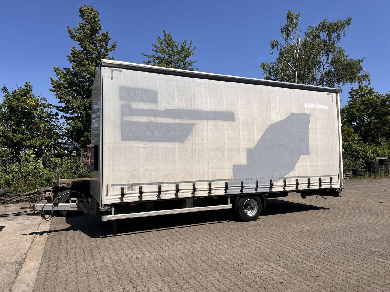 Ackermann 1 Achs Planenanhänger 10,5 t GG - بصندوق مغلق مقطورة: صور 1 Ackermann 1 Achs Planenanhänger 10,5 t GG - بصندوق مغلق مقطورة: صور 1