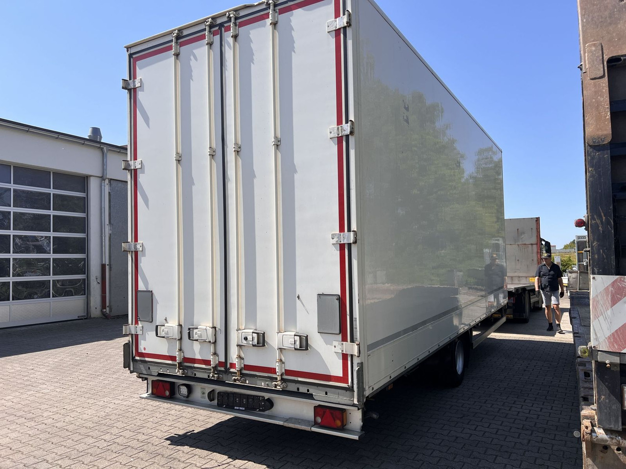 Ackermann 1 Achs Planenanhänger 10,5 t GG - بصندوق مغلق مقطورة: صور 3 Ackermann 1 Achs Planenanhänger 10,5 t GG - بصندوق مغلق مقطورة: صور 3