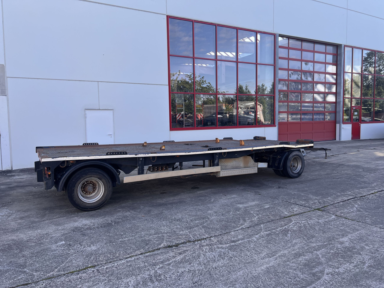 Dinkel DAC 18000  2 Achs Kombi- Anhänger für Abroll- oder Absetzmulden oder Tieflader - شاحنات الحاويات/ جسم علوي قابل للتغيير مقطورة: صور 4 Dinkel DAC 18000  2 Achs Kombi- Anhänger für Abroll- oder Absetzmulden oder Tieflader - شاحنات الحاويات/ جسم علوي قابل للتغيير مقطورة: صور 4