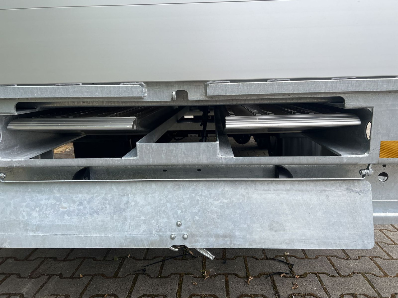 Möslein 14,4 t GG Tandem- Pritschenanhänger- Tieflader - عربة مسطحة منخفضة مقطورة: صور 5 Möslein 14,4 t GG Tandem- Pritschenanhänger- Tieflader - عربة مسطحة منخفضة مقطورة: صور 5