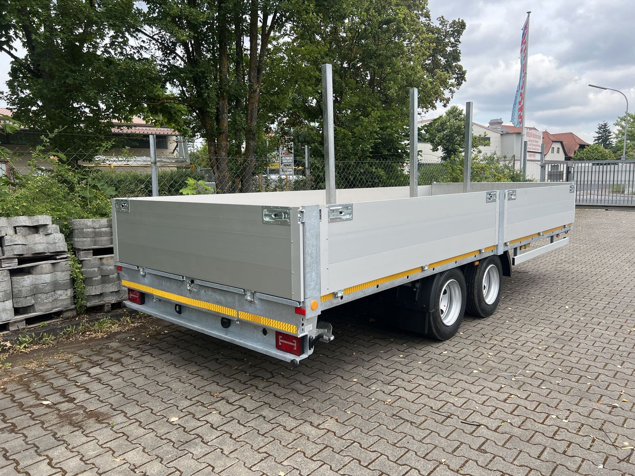 عربة مسطحة منخفضة مقطورة Möslein  14,4 t Tandem- Pritschenanhänger- Tieflader: صور 6