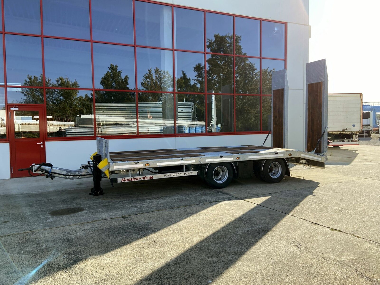Möslein 21 t Tandemtieflader, Luftgefedert, NEU - عربة مسطحة منخفضة مقطورة: صور 2 Möslein 21 t Tandemtieflader, Luftgefedert, NEU - عربة مسطحة منخفضة مقطورة: صور 2
