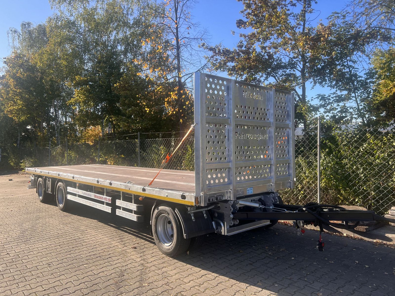Möslein 3 Achs Jumbo- Plato- Anhänger 8,60 m, Mega - مقطورات مسطحة: صور 3 Möslein 3 Achs Jumbo- Plato- Anhänger 8,60 m, Mega - مقطورات مسطحة: صور 3