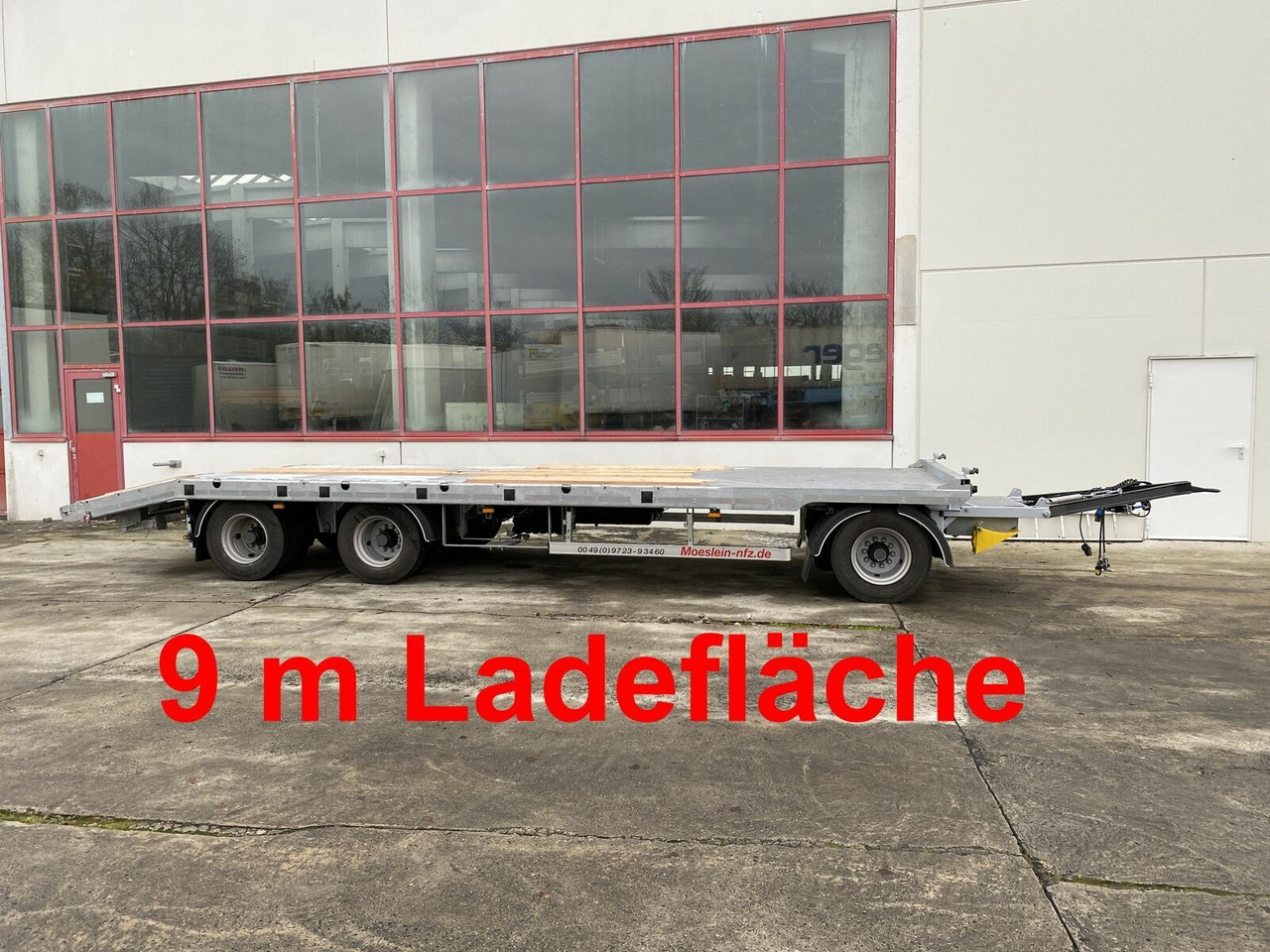 Möslein 3 Achs Tieflader gerader Ladefläche 9 m, Neufah - عربة مسطحة منخفضة مقطورة: صور 1 Möslein 3 Achs Tieflader gerader Ladefläche 9 m, Neufah - عربة مسطحة منخفضة مقطورة: صور 1