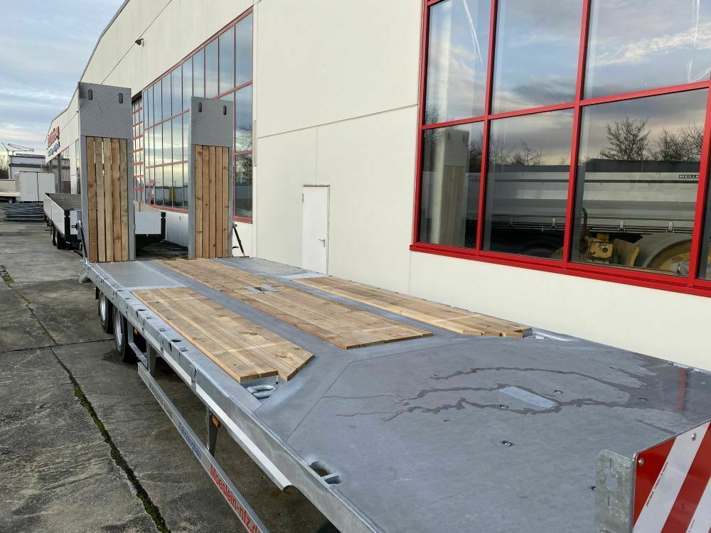 Möslein 3 Achs Tieflader mit gerader Ladefläche 9 m, Ne - عربة مسطحة منخفضة مقطورة: صور 2 Möslein 3 Achs Tieflader mit gerader Ladefläche 9 m, Ne - عربة مسطحة منخفضة مقطورة: صور 2