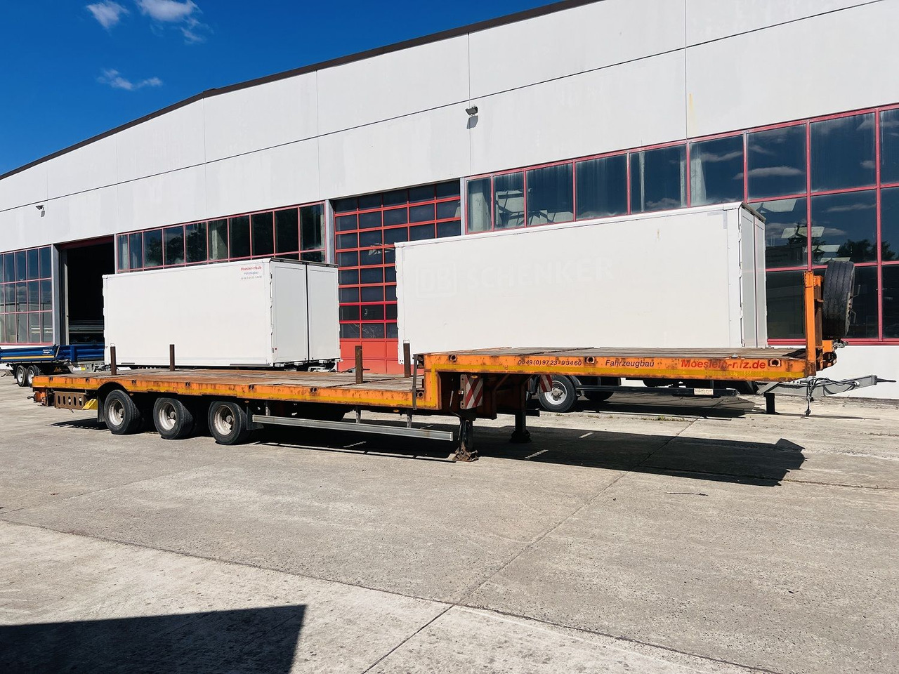 Möslein STO 3 Schwebheim 3 Achs Satteltieflader Plato 45 t GGfür Fertigteile, Baumaschinen oder Container - عربة مسطحة منخفضة نصف مقطورة: صور 4 Möslein STO 3 Schwebheim 3 Achs Satteltieflader Plato 45 t GGfür Fertigteile, Baumaschinen oder Container - عربة مسطحة منخفضة نصف مقطورة: صور 4