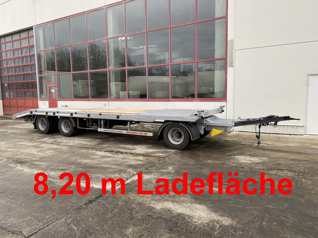 Möslein T 3-8,20 P OR 3 Achs Tieflader gerader Ladefläche 8,10 m,Neufahrzeug - عربة مسطحة منخفضة مقطورة: صور 1 Möslein T 3-8,20 P OR 3 Achs Tieflader gerader Ladefläche 8,10 m,Neufahrzeug - عربة مسطحة منخفضة مقطورة: صور 1