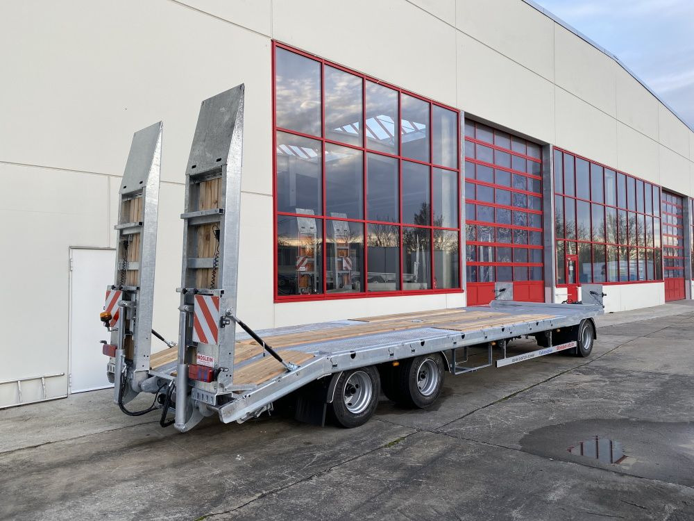 Möslein T 3-8,20 P VB H1 Blatt 3 Achs Tieflader mit gerader Ladefläche 8,10 m, Neufahrzeug - عربة مسطحة منخفضة مقطورة: صور 3 Möslein T 3-8,20 P VB H1 Blatt 3 Achs Tieflader mit gerader Ladefläche 8,10 m, Neufahrzeug - عربة مسطحة منخفضة مقطورة: صور 3