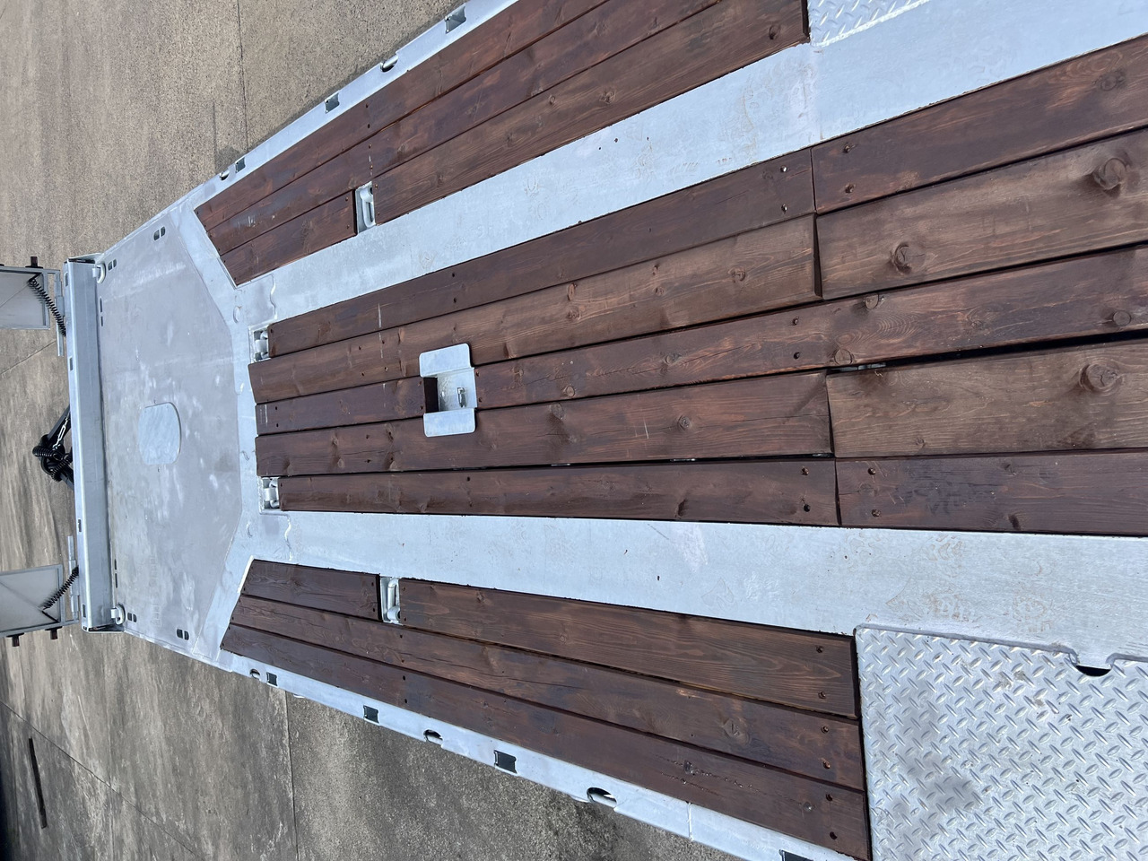 Möslein T 3-9,20 F 3 Achs Tieflader mit gerader Ladefläche 9 m, Neufahrzeug - عربة مسطحة منخفضة مقطورة: صور 2 Möslein T 3-9,20 F 3 Achs Tieflader mit gerader Ladefläche 9 m, Neufahrzeug - عربة مسطحة منخفضة مقطورة: صور 2