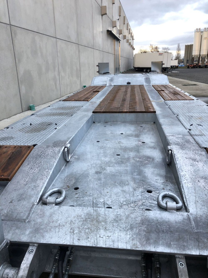 Möslein T 4 VB H1 1 neuer 4 Achs Tieflader hydraulischen Rampen - عربة مسطحة منخفضة مقطورة: صور 2 Möslein T 4 VB H1 1 neuer 4 Achs Tieflader hydraulischen Rampen - عربة مسطحة منخفضة مقطورة: صور 2