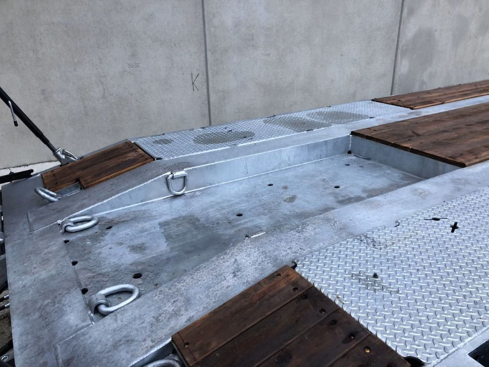 Möslein T4 VB H1 gerade neuer 4 Achs Tieflader gerade hydraulischen Rampen - عربة مسطحة منخفضة مقطورة: صور 2 Möslein T4 VB H1 gerade neuer 4 Achs Tieflader gerade hydraulischen Rampen - عربة مسطحة منخفضة مقطورة: صور 2