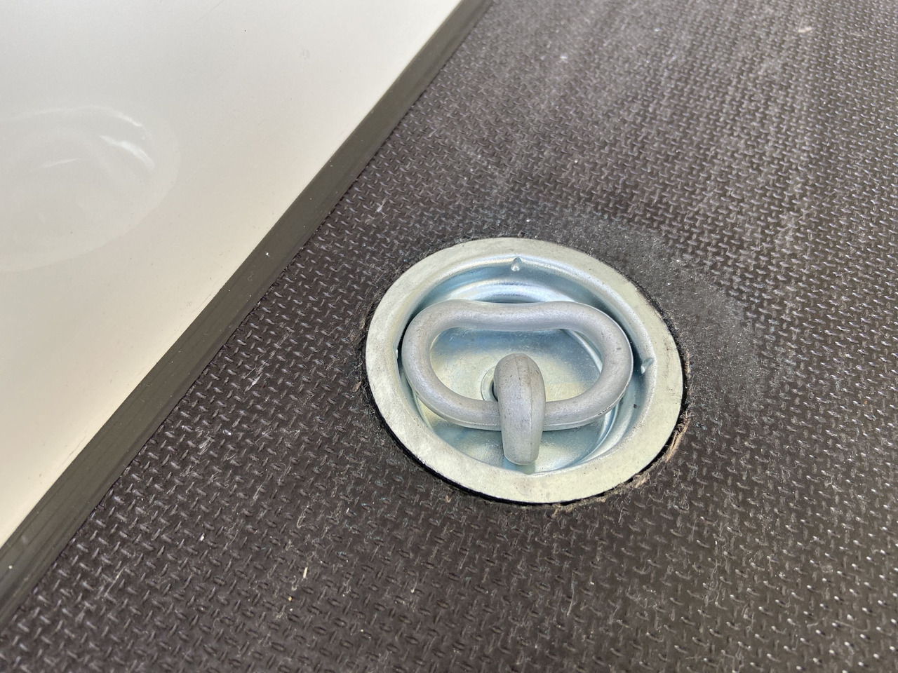 Möslein TKO 105 D 6m weiß Tandem- Koffer, Durchladbar, -- Neufahrzeug -- - بصندوق مغلق مقطورة: صور 5 Möslein TKO 105 D 6m weiß Tandem- Koffer, Durchladbar, -- Neufahrzeug -- - بصندوق مغلق مقطورة: صور 5