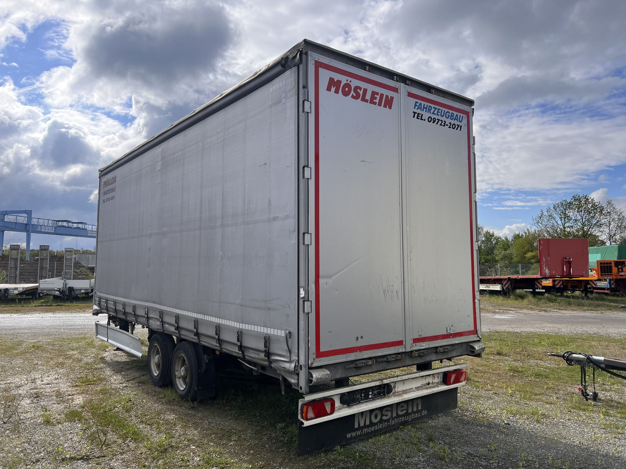 Möslein TPF 11-D Schwebheim Tandem- Planenanhänger Durchladen - مقطورة ستارة: صور 5 Möslein TPF 11-D Schwebheim Tandem- Planenanhänger Durchladen - مقطورة ستارة: صور 5