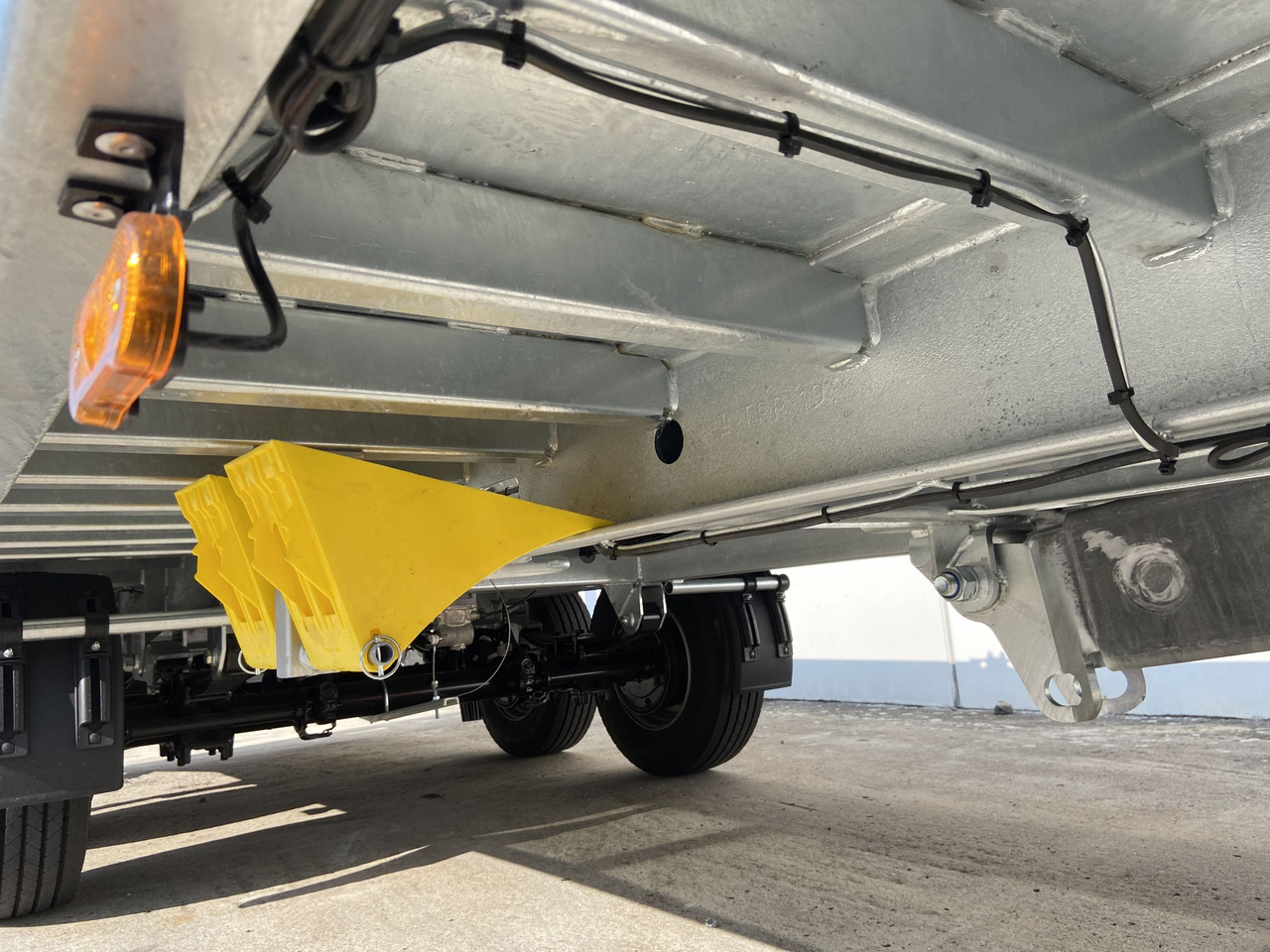 Möslein TT 13 6,20 Stahl- Boden Neuer 13 t Tandemtieflader, Stahl- Boden - عربة مسطحة منخفضة مقطورة: صور 4 Möslein TT 13 6,20 Stahl- Boden Neuer 13 t Tandemtieflader, Stahl- Boden - عربة مسطحة منخفضة مقطورة: صور 4