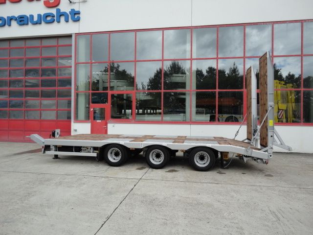 Möslein TT 31 31 t GG Tridem- Tieflader 3 AchsNeufahrzeug - عربة مسطحة منخفضة مقطورة: صور 4 Möslein TT 31 31 t GG Tridem- Tieflader 3 AchsNeufahrzeug - عربة مسطحة منخفضة مقطورة: صور 4