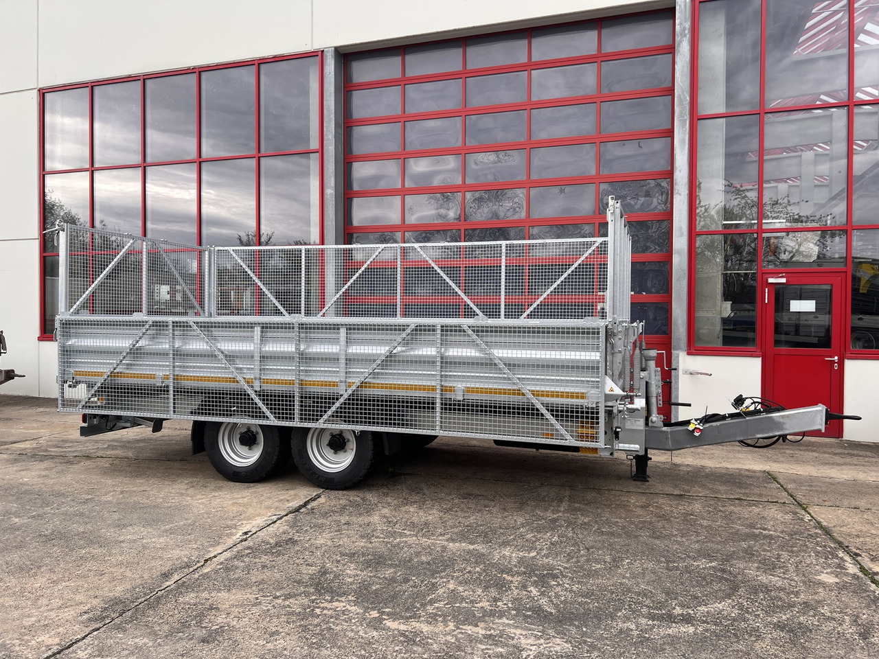 Möslein TTD 14 5,70 m 14 t Tandem- Kipper Tieflader 5,70 m lang, Breite Reifen-- Neufahrzeug -- - قلابة مقطورة: صور 5 Möslein TTD 14 5,70 m 14 t Tandem- Kipper Tieflader 5,70 m lang, Breite Reifen-- Neufahrzeug -- - قلابة مقطورة: صور 5