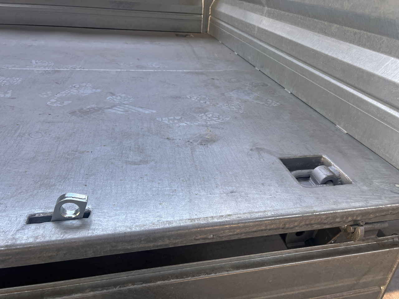 Möslein TTD 14 Schwebheim 14 t Tandemkipper Tieflader Breite Reifen-- Neufahrzeug -- - قلابة مقطورة: صور 3 Möslein TTD 14 Schwebheim 14 t Tandemkipper Tieflader Breite Reifen-- Neufahrzeug -- - قلابة مقطورة: صور 3