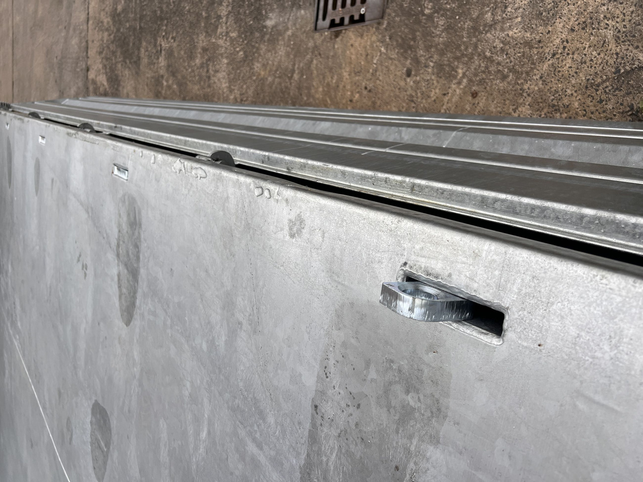 Möslein TTD 19 AB 19 t Tandem 3 Seiten Kipper TiefladerAufsatzbordwänden-- Neufahrzeug -- - قلابة مقطورة: صور 3 Möslein TTD 19 AB 19 t Tandem 3 Seiten Kipper TiefladerAufsatzbordwänden-- Neufahrzeug -- - قلابة مقطورة: صور 3