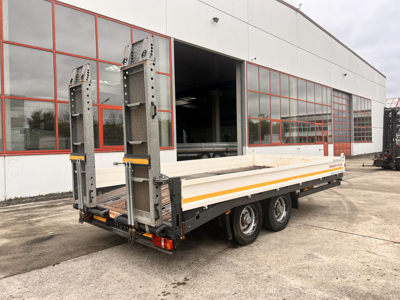 Möslein TTS 11 Schwebheim Tandemtieflader - عربة مسطحة منخفضة مقطورة: صور 4 Möslein TTS 11 Schwebheim Tandemtieflader - عربة مسطحة منخفضة مقطورة: صور 4
