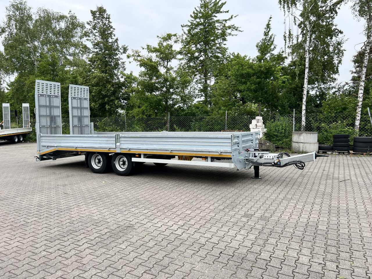 Möslein TTT 11- 7,28 BR Neuer Tandemtieflader, 7,28 m Ladefläche, breite Rampen - عربة مسطحة منخفضة مقطورة: صور 4 Möslein TTT 11- 7,28 BR Neuer Tandemtieflader, 7,28 m Ladefläche, breite Rampen - عربة مسطحة منخفضة مقطورة: صور 4