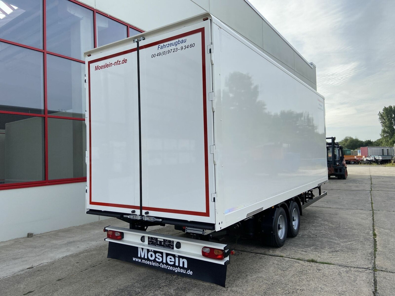 Möslein Tandem- Koffer, Durchladbar, -- Neufahrzeug -- - بصندوق مغلق مقطورة: صور 4 Möslein Tandem- Koffer, Durchladbar, -- Neufahrzeug -- - بصندوق مغلق مقطورة: صور 4