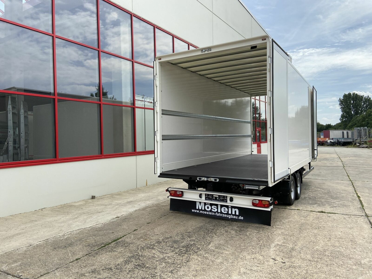 Möslein Tandem- Koffer, Durchladbar, -- Neufahrzeug -- - بصندوق مغلق مقطورة: صور 2 Möslein Tandem- Koffer, Durchladbar, -- Neufahrzeug -- - بصندوق مغلق مقطورة: صور 2