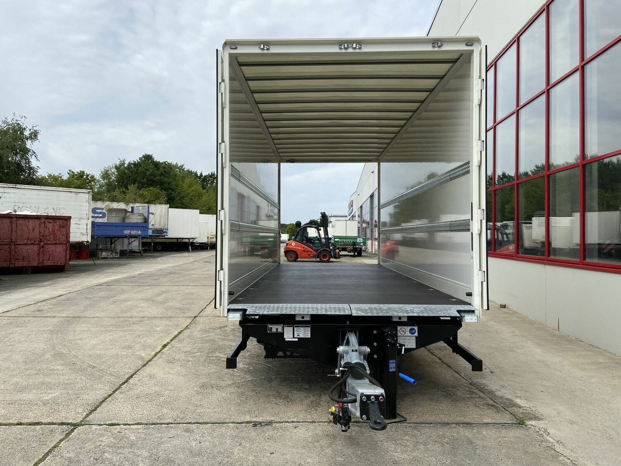 Möslein Tandem- Koffer, Durchladbar, -- Neufahrzeug -- - بصندوق مغلق مقطورة: صور 3 Möslein Tandem- Koffer, Durchladbar, -- Neufahrzeug -- - بصندوق مغلق مقطورة: صور 3