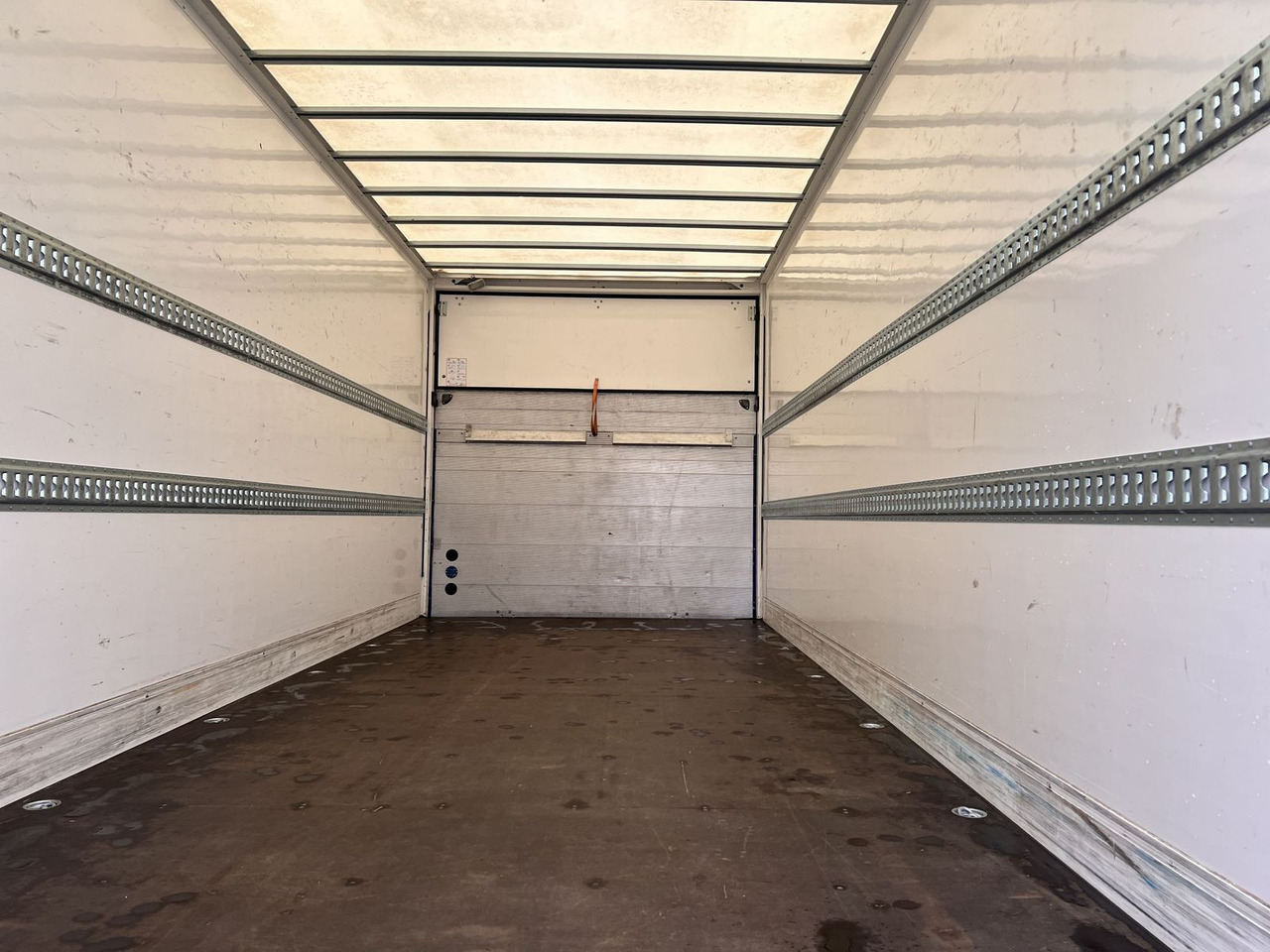 Möslein Tandem Koffer, Ladebordwand + Durchladbar, Weni - بصندوق مغلق مقطورة: صور 5 Möslein Tandem Koffer, Ladebordwand + Durchladbar, Weni - بصندوق مغلق مقطورة: صور 5